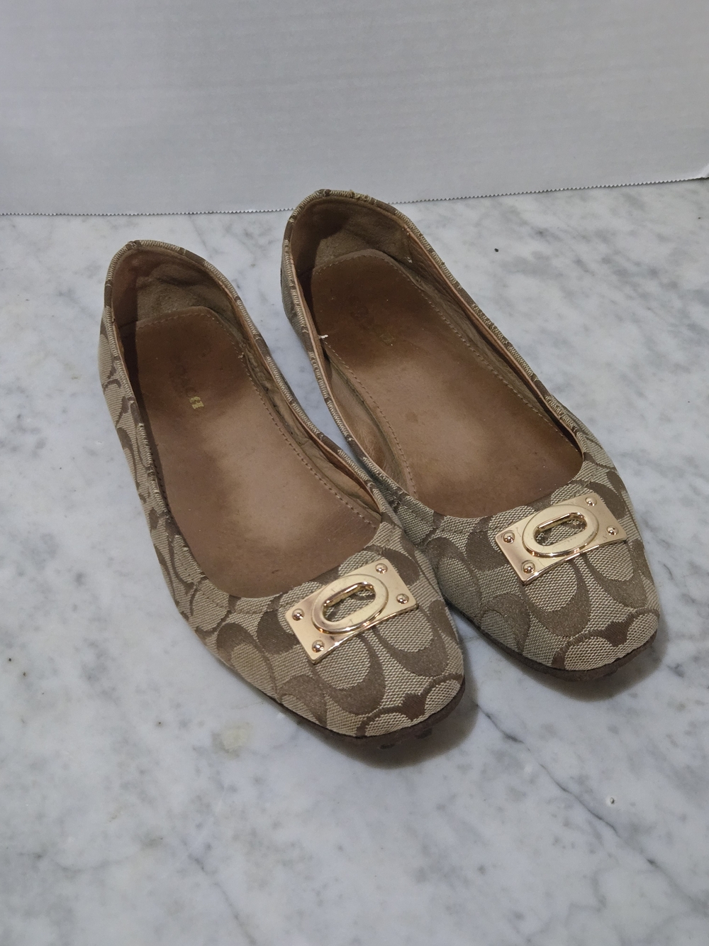 Coach Tan Signature Canvas Ballet Flats with Gold Plaque 8.5 - Picture 1 of 6